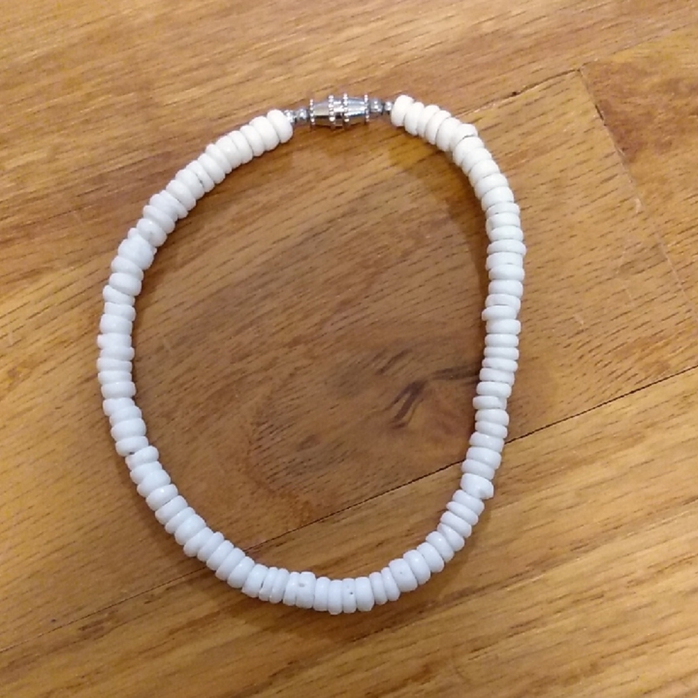 9" Puka Bead Bracelet